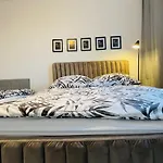 House Flow, 3 Room, Free 2 Parking ブラチスラヴァ