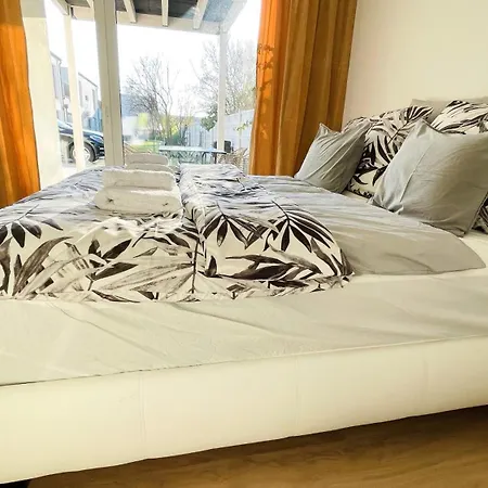 House Flow, 3 Room, Free 2 Parking 브라티슬라바