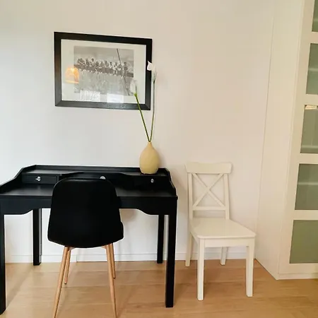 House Flow, 3 Room, Free 2 Parking 아파트 브라티슬라바