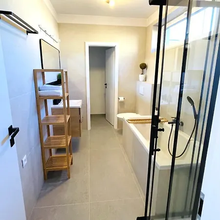 House Flow, 3 Room, Free 2 Parking * Bratislava