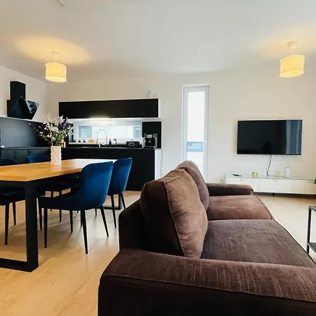 House Flow, 3 Room, Free 2 Parking Lägenhet Bratislava