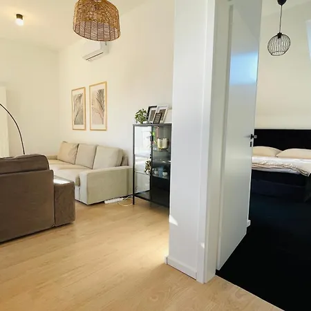 House Flow, 3 Room, Free 2 Parking Lägenhet Bratislava