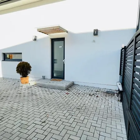 House Flow, 3 Room, Free 2 Parking * Bratislava