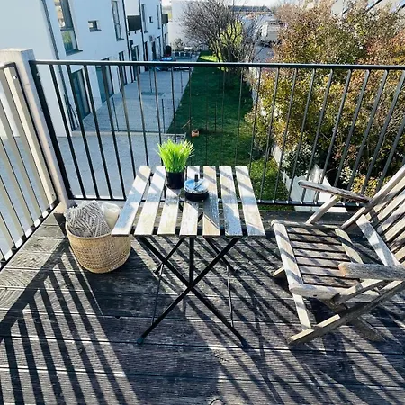 House Flow, 3 Room, Free 2 Parking 브라티슬라바