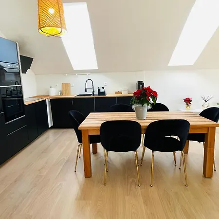 House Flow, 3 Room, Free 2 Parking Apartmán Bratislava