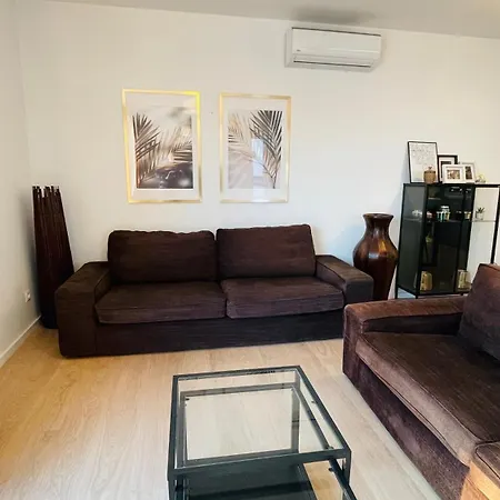 House Flow, 3 Room, Free 2 Parking *