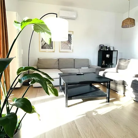 House Flow, 3 Room, Free 2 Parking Appartement *