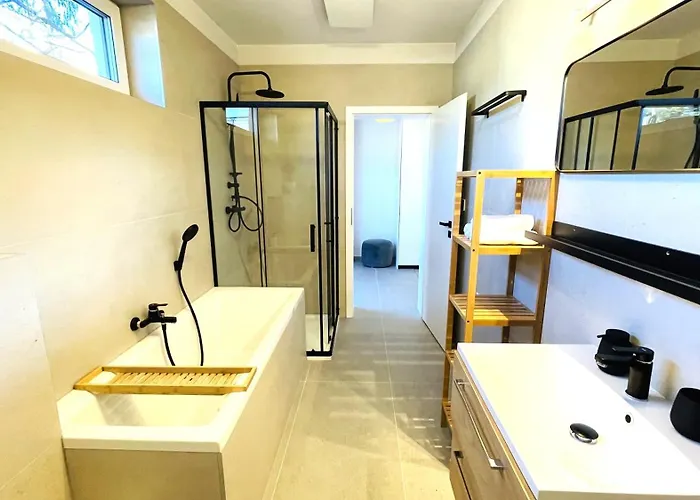 House Flow, 3 Room, Free 2 Parking