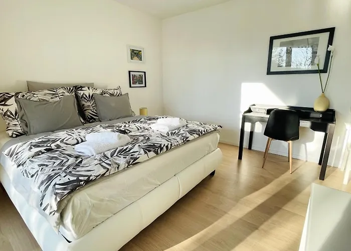 House Flow, 3 Room, Free 2 Parking Appartement Bratislava