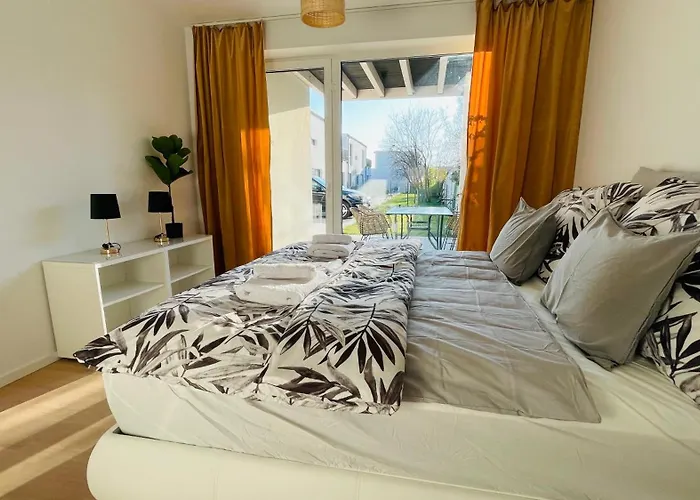 House Flow, 3 Room, Free 2 Parking