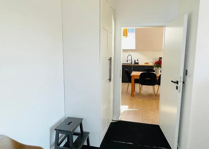 House Flow, 3 Room, Free 2 Parking شقة