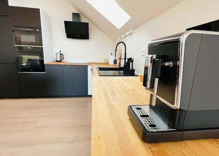 House Flow, 3 Room, Free 2 Parking * ברטיסלאבה