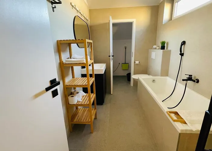 公寓 House Flow, 3 Room, Free 2 Parking *