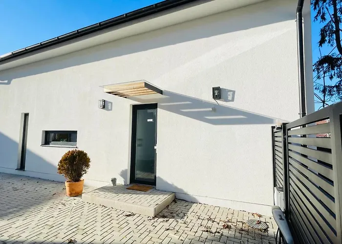 House Flow, 3 Room, Free 2 Parking * Братислава