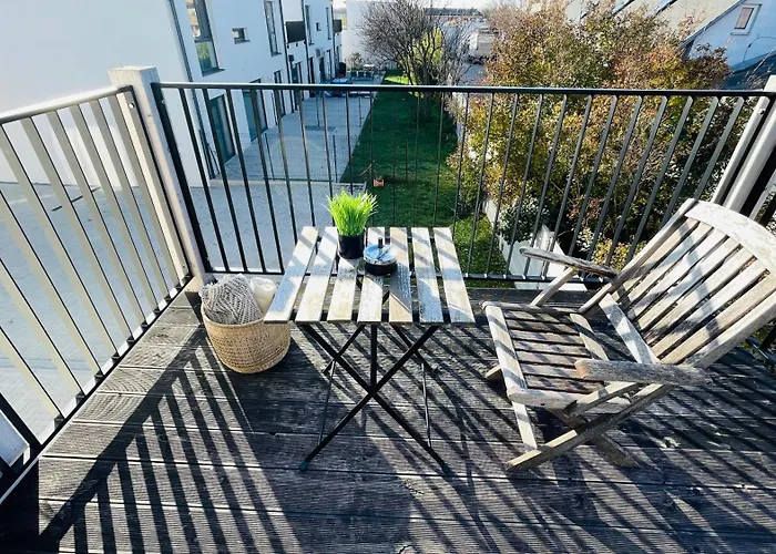 House Flow, 3 Room, Free 2 Parking Братислава