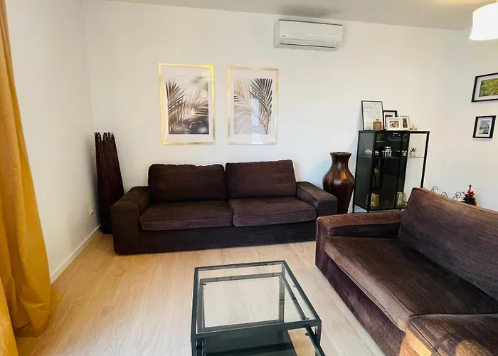 House Flow, 3 Room, Free 2 Parking *