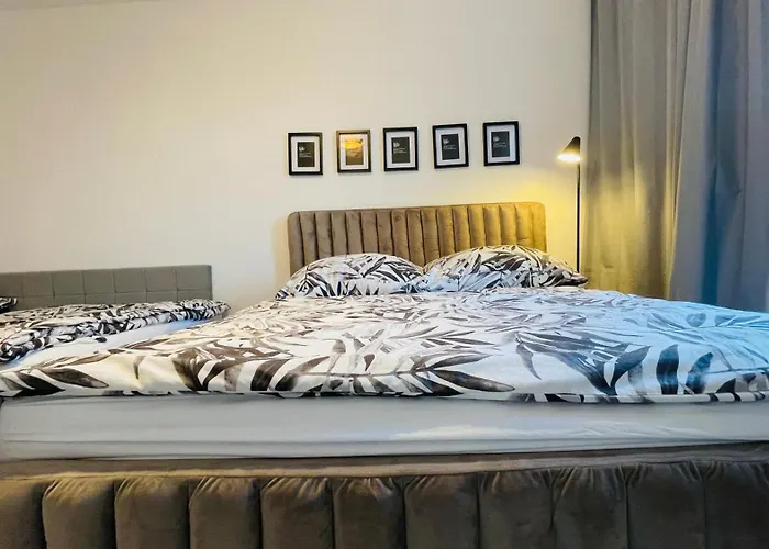 House Flow, 3 Room, Free 2 Parking براتسيلافا