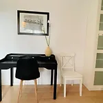 House Flow, 3 Room, Free 2 Parking Apartamento Bratislava