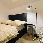 House Flow, 3 Room, Free 2 Parking Apartamento