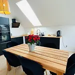 House Flow, 3 Room, Free 2 Parking