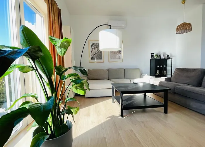 House Flow, 3 Room, Free 2 Parking